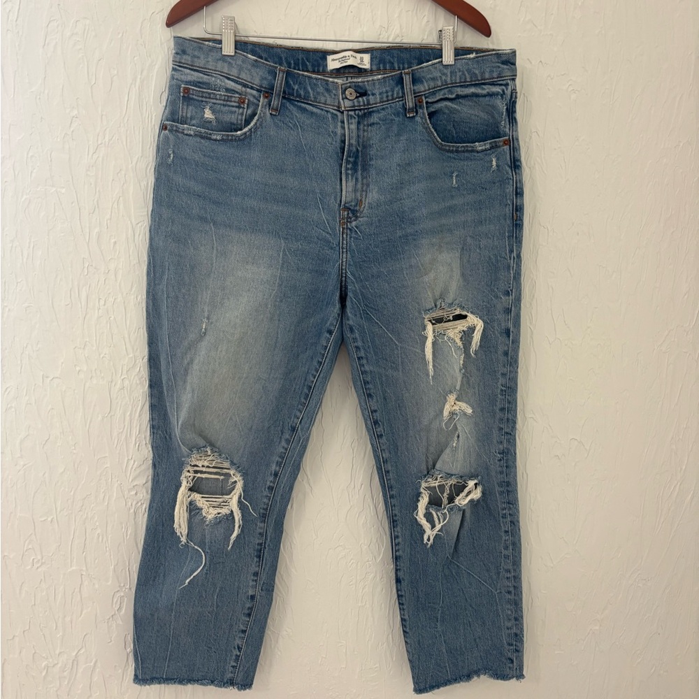 Abercrombie & Fitch The Boyfriend Mid Rise Jean Size 33/16